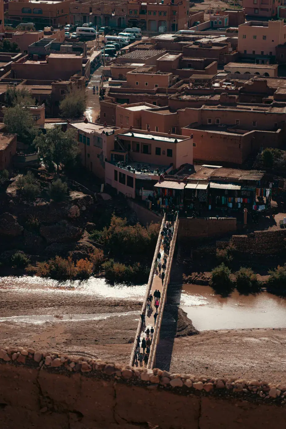 Footbridge over the Ounila river below the village of Aït Ben Haddou, seen from above